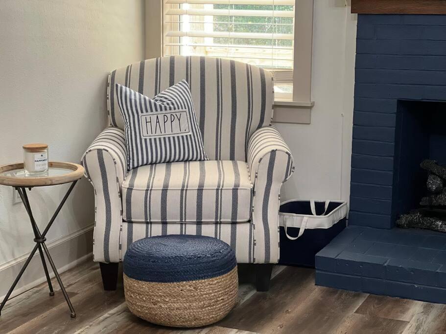 Riverside Relaxer W/hot Tub+fire Pit +wifi & View *