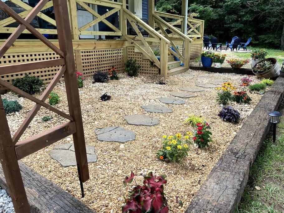 Holiday home Riverside Relaxer W/hot Tub+fire Pit +wifi & View *