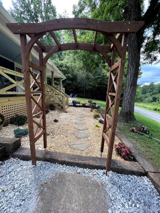 Riverside Relaxer W/hot Tub+fire Pit +wifi & View * Franklin