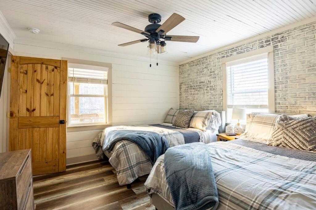 Riverside Relaxer W/hot Tub+fire Pit +wifi & View * Franklin