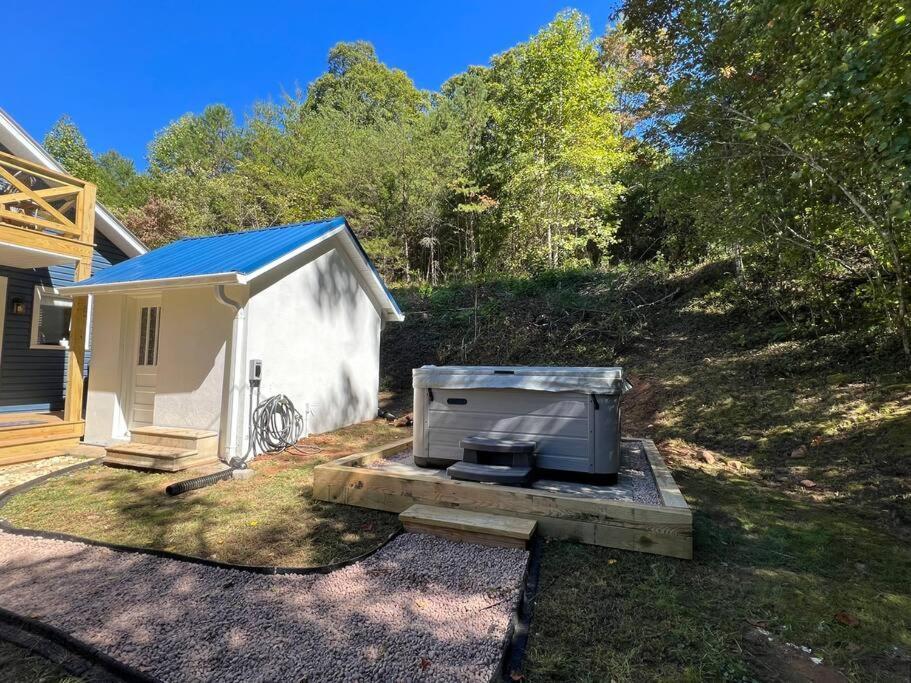 Riverside Relaxer W/hot Tub+fire Pit +wifi & View * Franklin