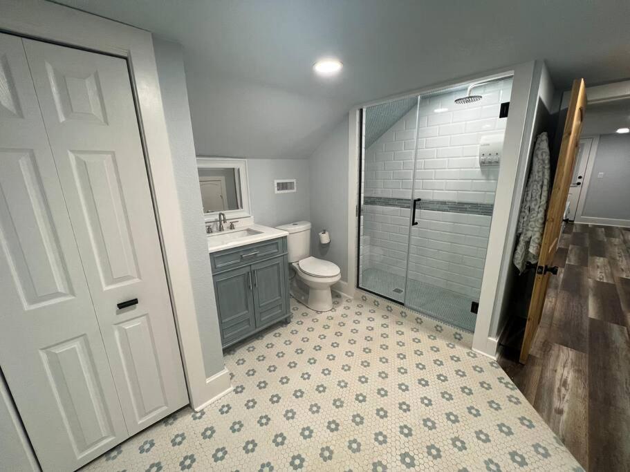 Riverside Relaxer W/hot Tub+fire Pit +wifi & View *