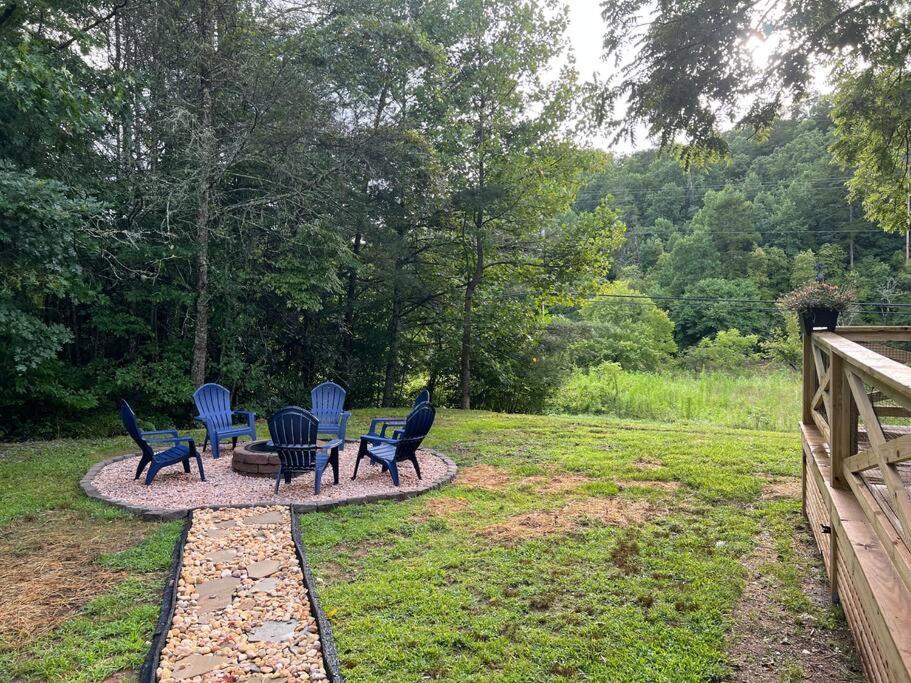 Holiday home Riverside Relaxer W/hot Tub+fire Pit +wifi & View *