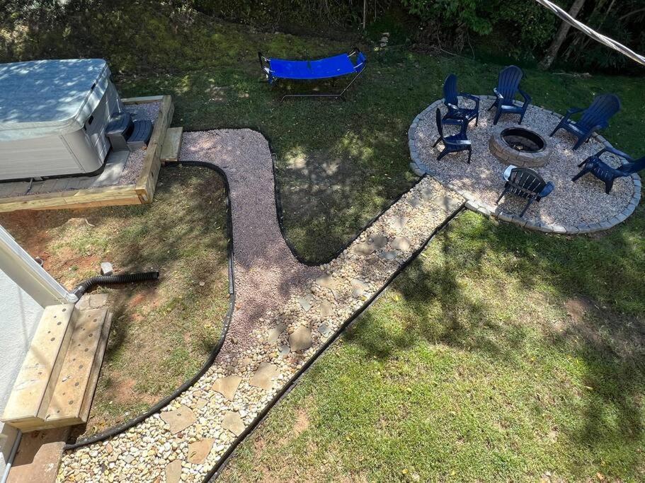 Riverside Relaxer W/hot Tub+fire Pit +wifi & View *