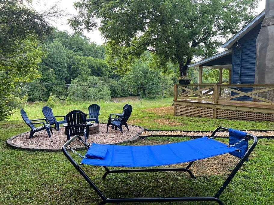 Riverside Relaxer W/hot Tub+fire Pit +wifi & View Holiday home Franklin