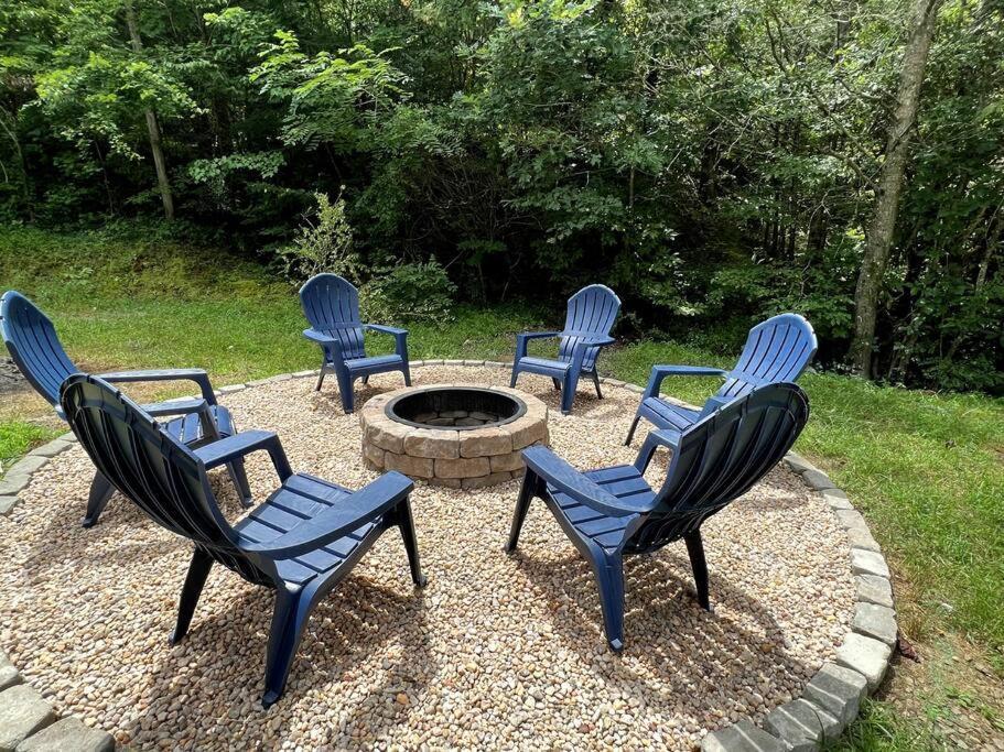 Holiday home Riverside Relaxer W/hot Tub+fire Pit +wifi & View